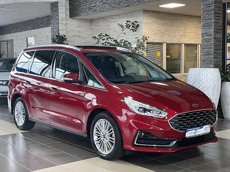 Rot Gebraucht 2020 Ford Galaxy Titanium Van / Kleinbus | 25.000 € (Teuer) - Bild 1/4