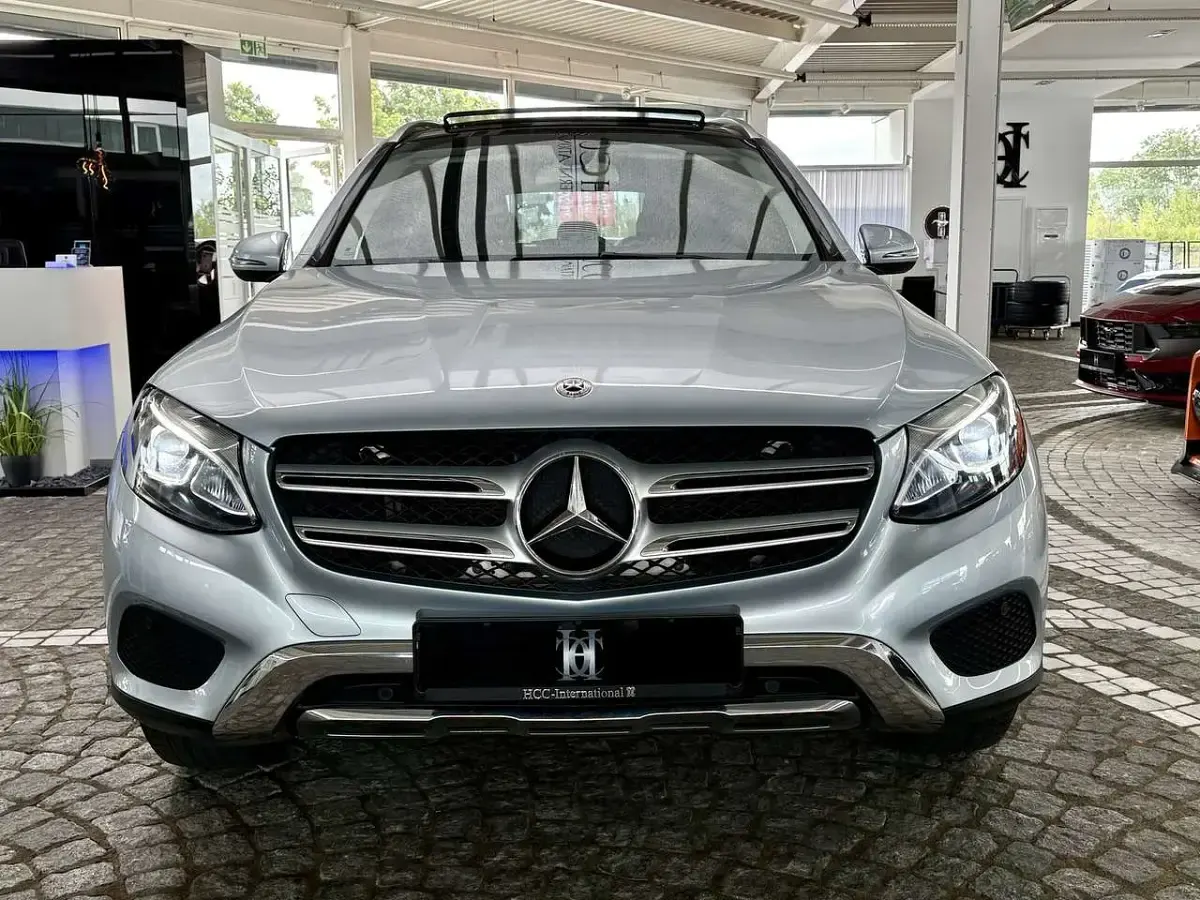 Gebraucht Mercedes GLC250 AMG 211 PS (155 kW) 2017 Silber (silber (diamantsilber (988u))) SUV