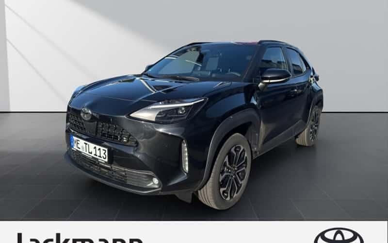 Schwarz Neu 2025 Toyota Yaris Hybrid SUV | 27.880 € (Superpreis) - Bild 1/4