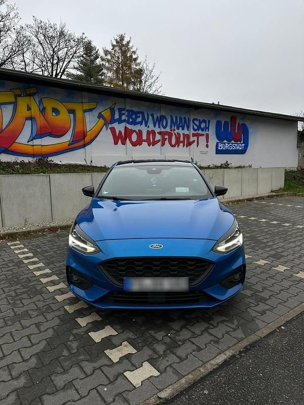 Gebraucht Ford Focus ST-Line X 125 PS (91 kW) 2019 Blau Limousine