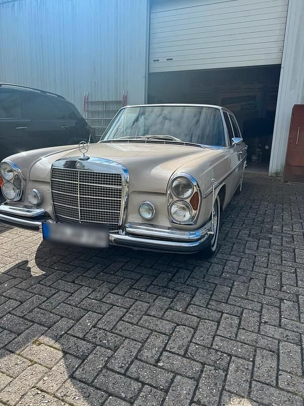 Beige Gebraucht 1972 Mercedes W108 Limousine | 25.000 € - Bild 1/4