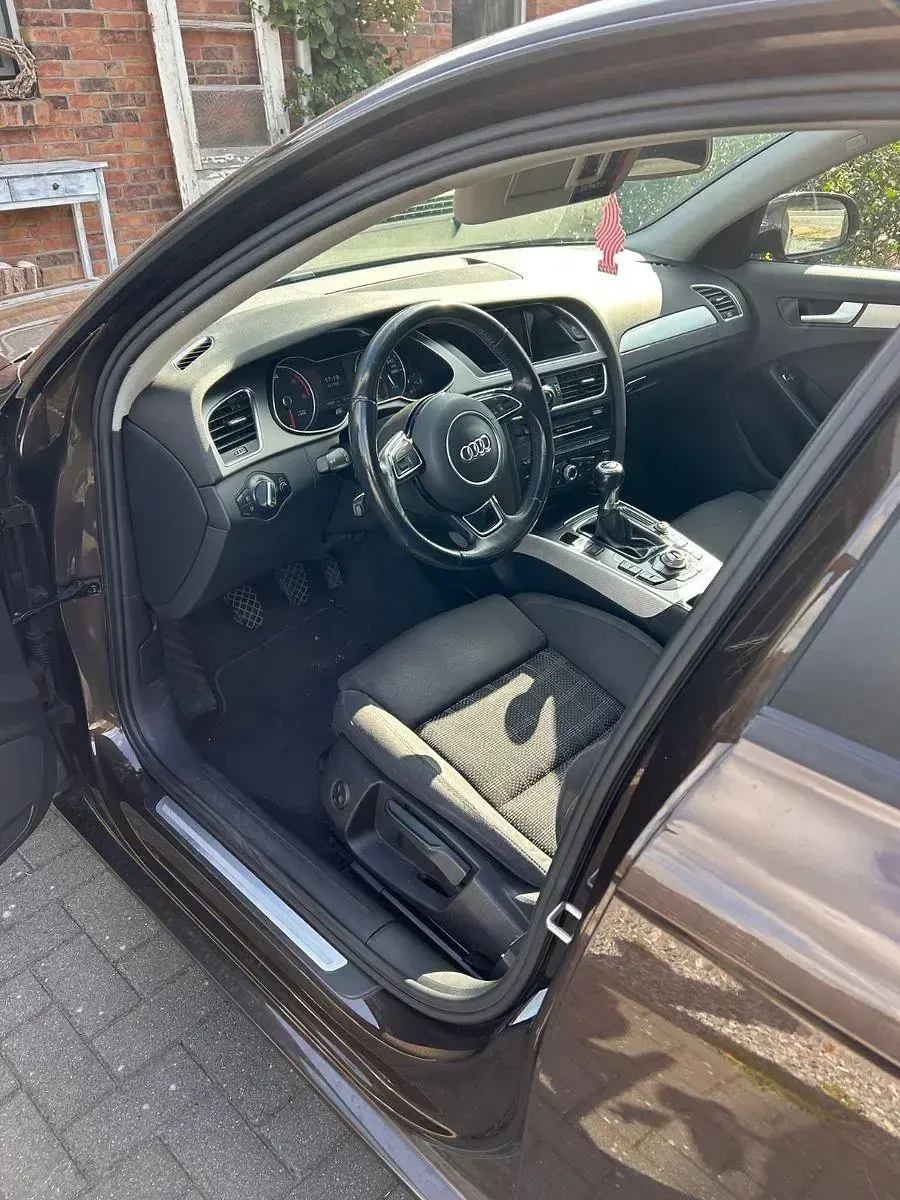 Gebraucht Audi A4 Ambition 143 PS (105 kW) 2012 Braun Kombi