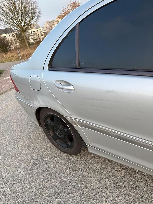 Gebraucht Mercedes C200 163 PS (119 kW) 2004 Grau Limousine