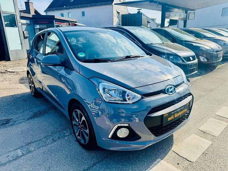 Gebraucht Hyundai i10 Style 87 PS (63 kW) 2015 Grau Kleinwagen