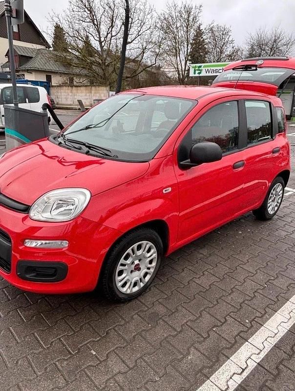 Gebraucht Fiat Panda 69 PS (50 kW) 2019 Rot Kleinwagen