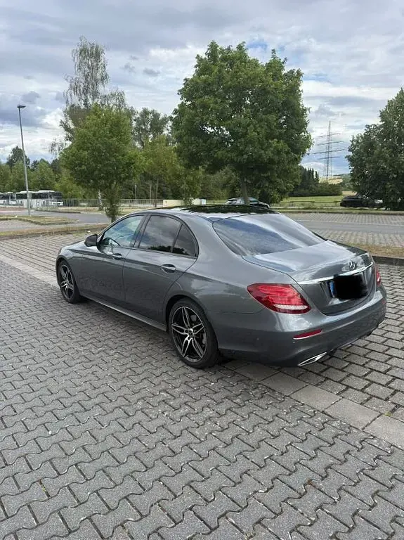 Gebraucht Mercedes E350 AMG line 313 PS (230 kW) 2019 Grau Limousine