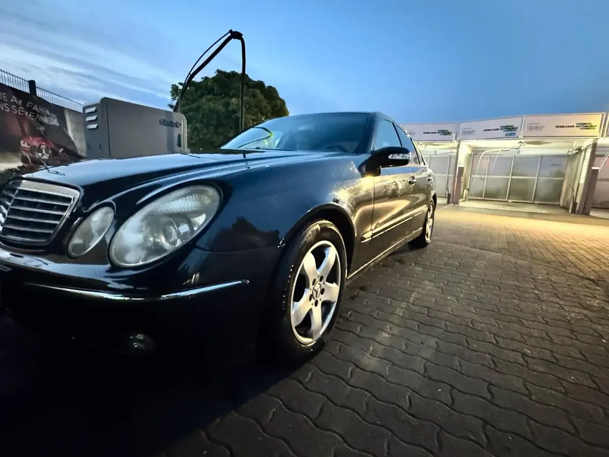 Gebraucht Mercedes E320 Elegance 224 PS (164 kW) 2004 Schwarz Limousine