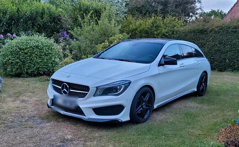 Weiß Gebraucht 2015 Mercedes CLA200 AMG line Kombi | 16.250 € (Fairer Preis) - Bild 1/4