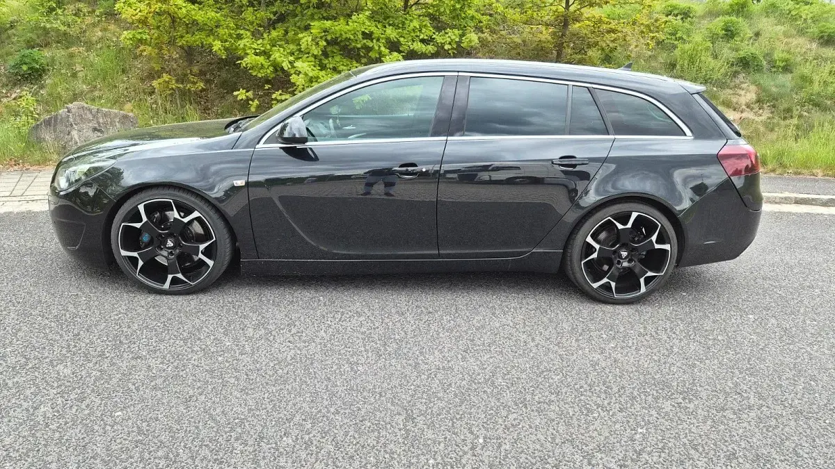 Gebraucht Opel Insignia OPC 325 PS (239 kW) 2013 Schwarz Kombi