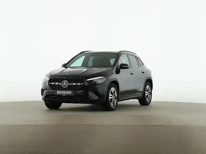 Gebraucht Mercedes GLA200 Progressive 163 PS (119 kW) 2026 Schwarz SUV