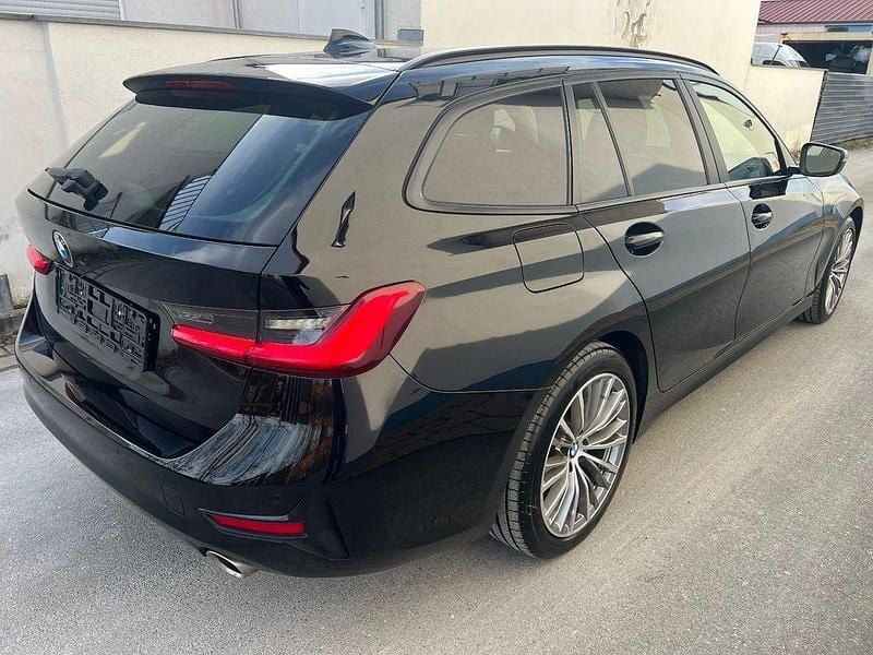 Gebraucht BMW 320 Advantage 190 PS (139 kW) 2020 Schwarz Kombi