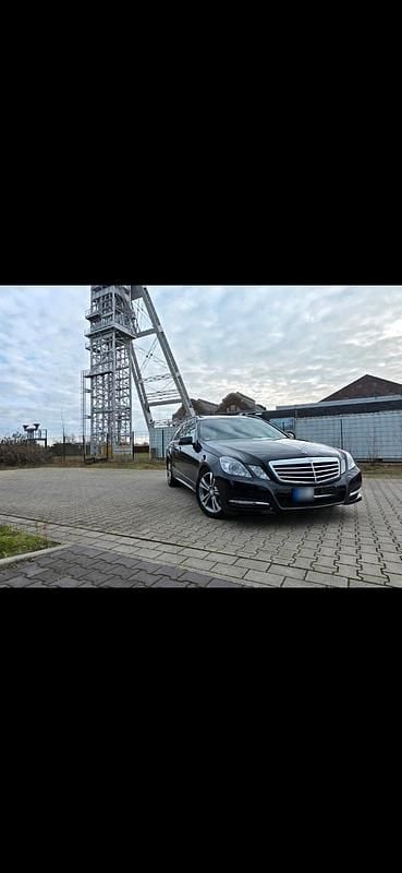 Gebraucht Mercedes E350 272 PS (200 kW) 2011 Schwarz Kombi