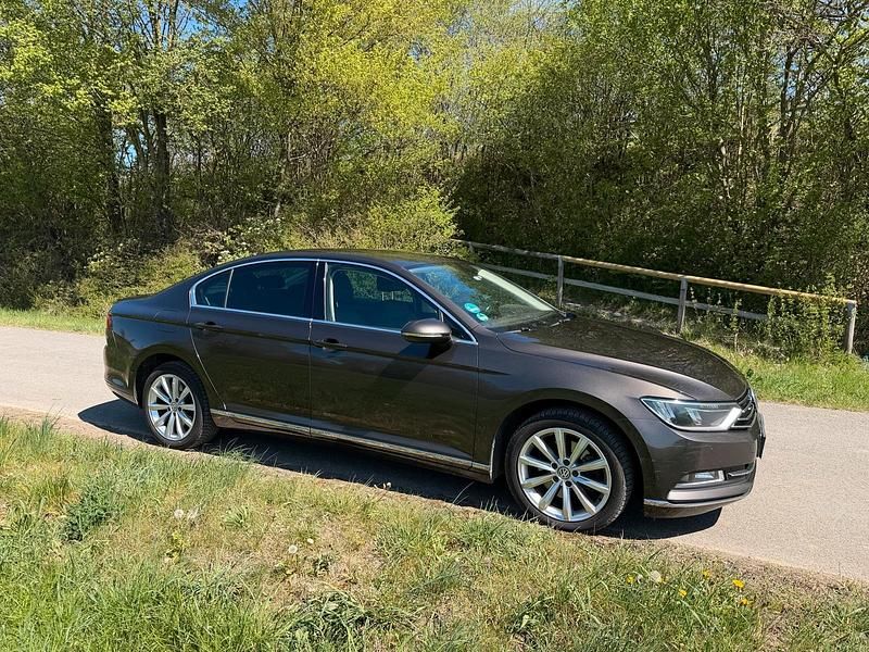 Second-hand VW Passat 150 CP (110 kW) 2016 Maro Berlinǎ