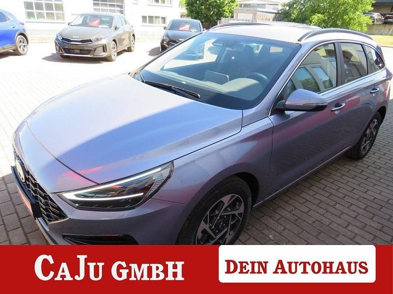 Blau Neu 2025 Hyundai i30 Style Limousine | 22.485 € (Superpreis) - Bild 1/4