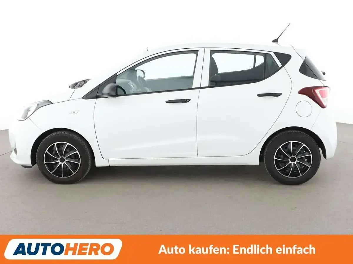 Gebraucht Hyundai i10 GO! 67 PS (49 kW) 2017 Weiß Kleinwagen