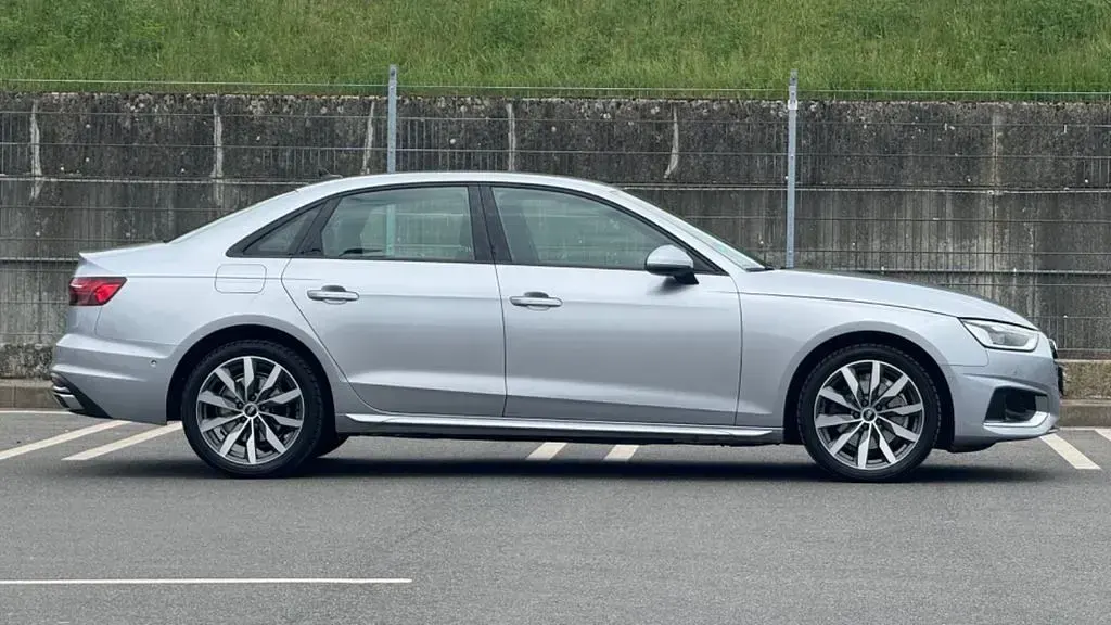 Gebraucht Audi A4 Advanced 150 PS (110 kW) 2021 Silber Limousine