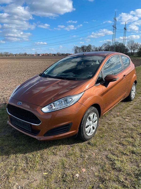 Gebraucht Ford Fiesta Trend 60 PS (44 kW) 2016 Braun Limousine