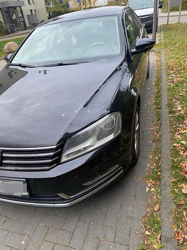 Schwarz Gebraucht 2012 VW Passat Limousine | 8.000 € (Fairer Preis) - Bild 1/4