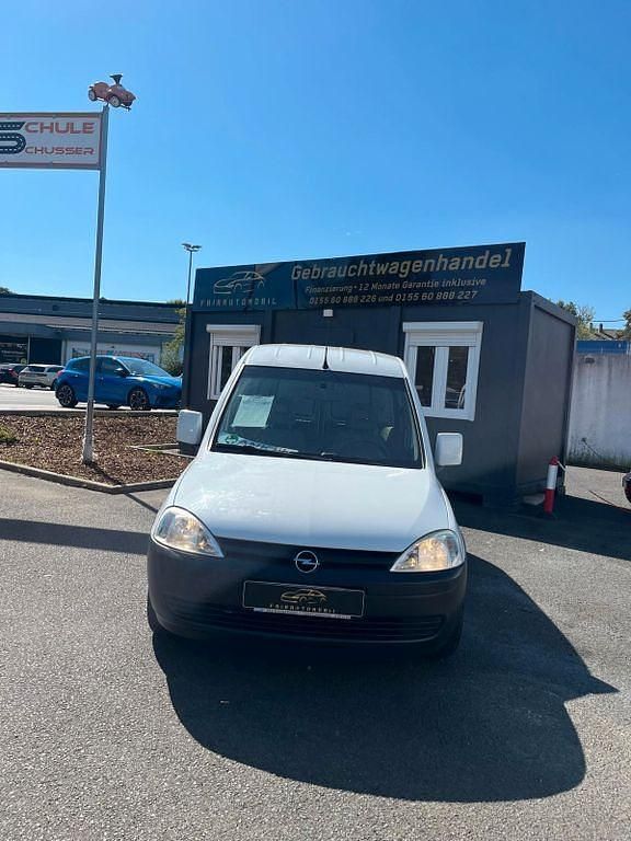 Weiß Gebraucht 2006 Opel Combo Van / Kleinbus | 3.499 € (Fairer Preis) - Bild 1/4