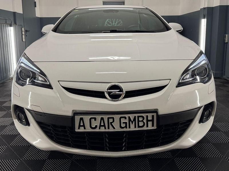 Gebraucht Opel Astra GTC 194 PS (142 kW) 2015 Weiß Coupé