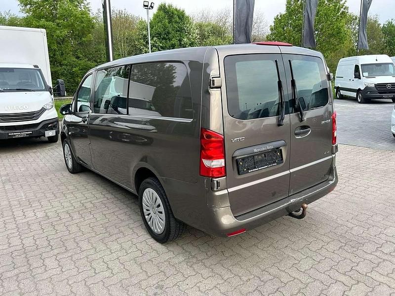 Gebraucht Mercedes Vito 163 PS (119 kW) 2015 Grau Van