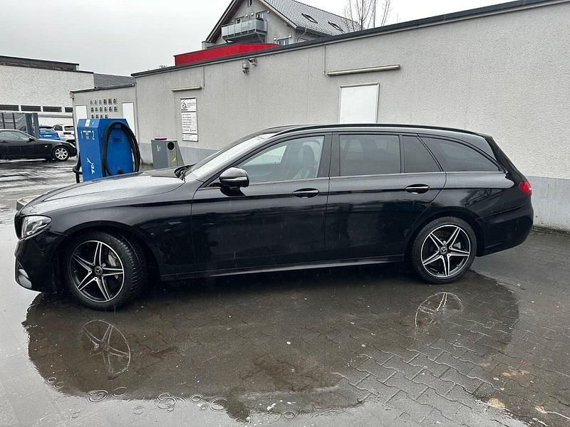 Gebraucht Mercedes E300 306 PS (225 kW) 2019 Schwarz Kombi