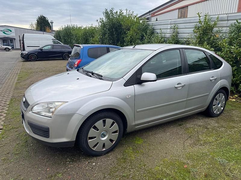 Gebraucht Ford Focus Style 101 PS (74 kW) 2007 Silber Limousine