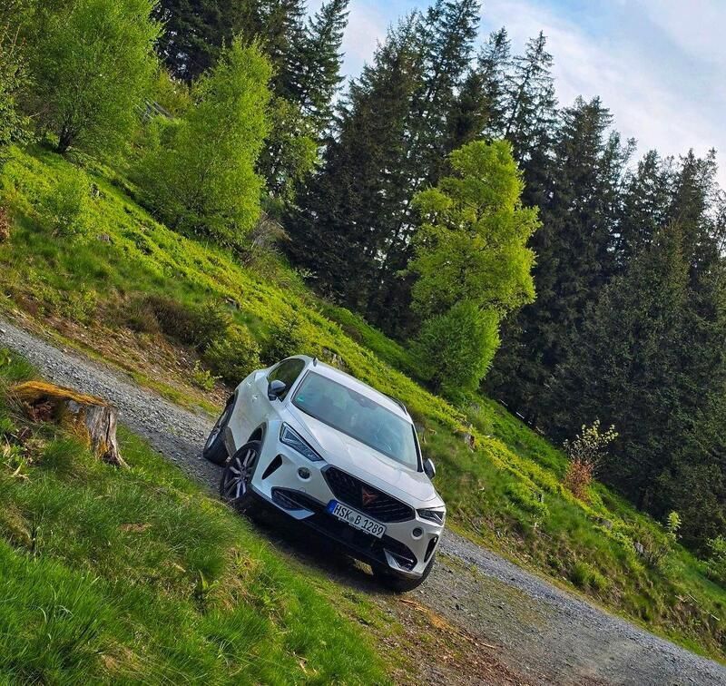 Weiß Gebraucht 2022 Cupra Formentor SUV | 26.500 € (Etwas zu teuer) - Bild 1/4