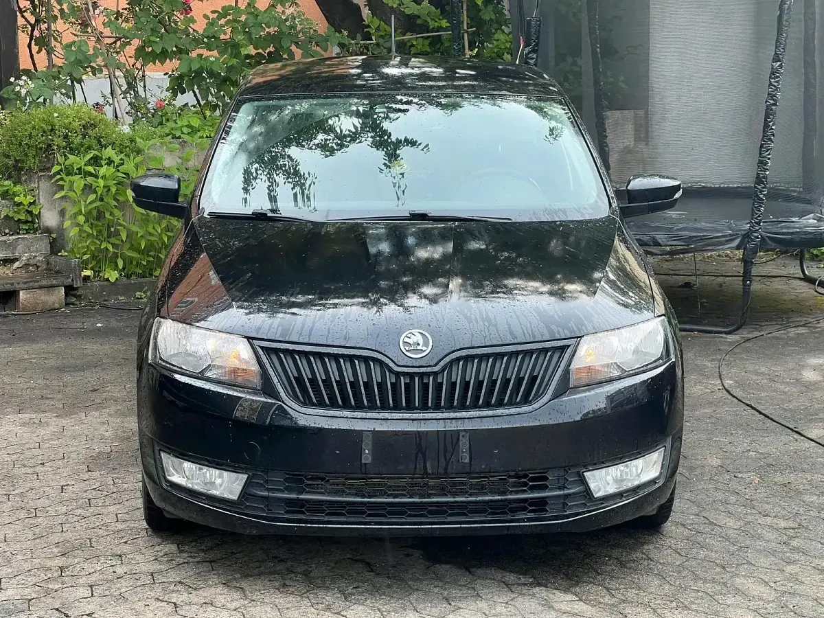 Gebraucht Skoda Rapid 90 PS (66 kW) 2015 Schwarz Kleinwagen