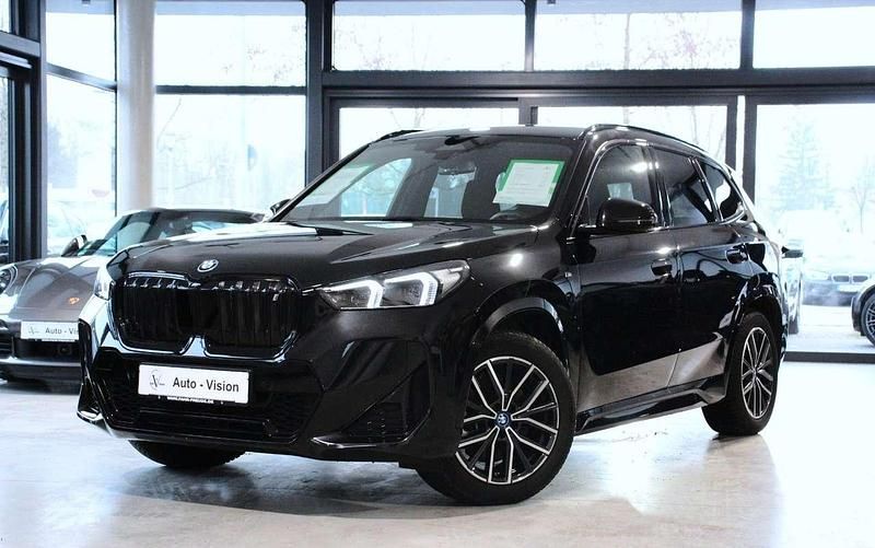 Schwarz Gebraucht 2023 BMW iX1 M Sport SUV | 36.700 € (Guter Preis) - Bild 1/3