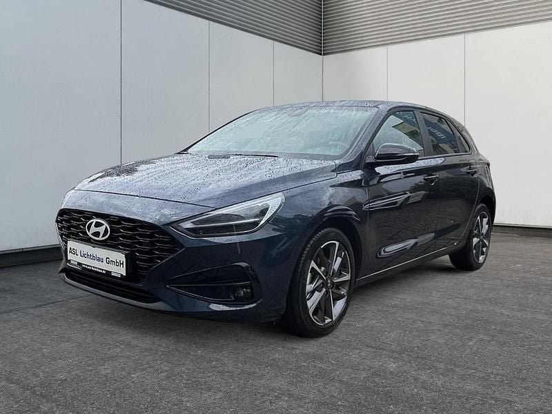 Atlas white/weiß Neu 2024 Hyundai i30 Advantage Limousine | 20.950 € (Guter Preis) - Bild 1/4