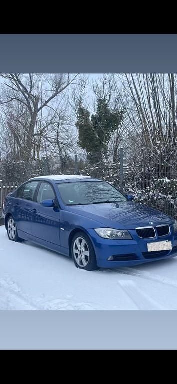 Blau Gebraucht 2006 BMW 320 Limousine | 4.499 € (Fairer Preis) - Bild 1/4