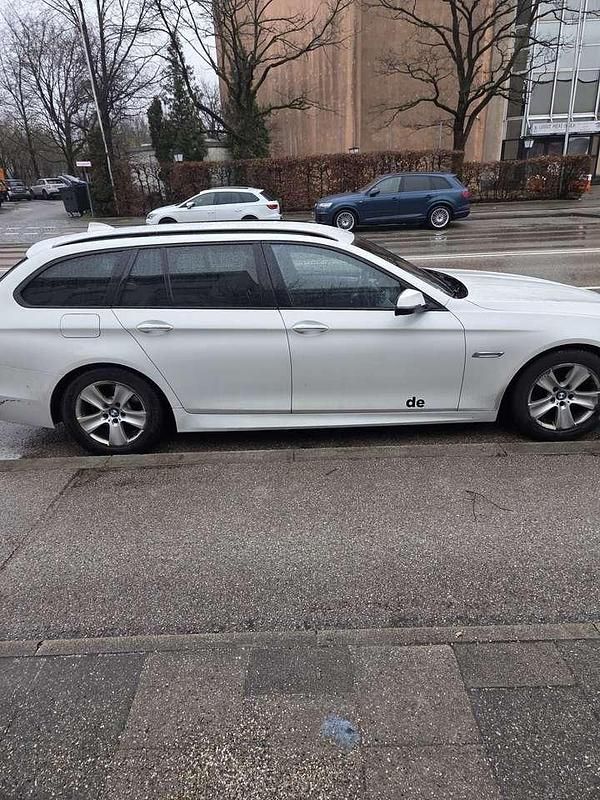 Gebraucht BMW 530 Lifestyle 235 PS (172 kW) 2017 Beige Kombi