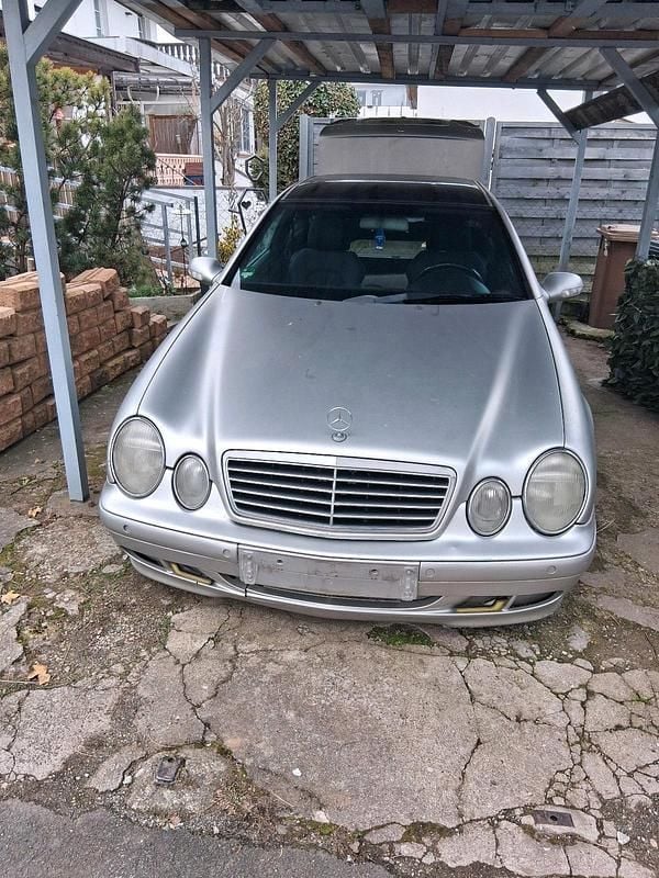 Silber Gebraucht 1999 Mercedes CLK200 Coupé | 1.800 € (Teuer) - Bild 1/4