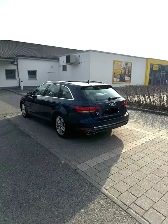 Gebraucht Audi A4 S-Line 190 PS (139 kW) 2019 Blau Kombi