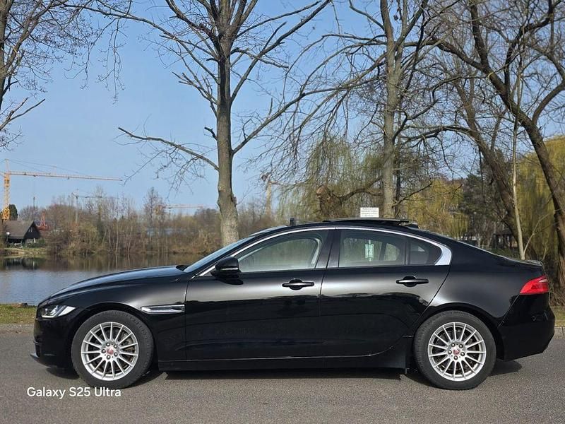 Gebraucht Jaguar XE 163 PS (119 kW) 2015 Schwarz Limousine