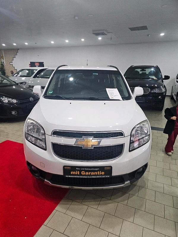Weiß Gebraucht 2011 Chevrolet Orlando Van / Kleinbus | 4.750 € (Superpreis) - Bild 1/4