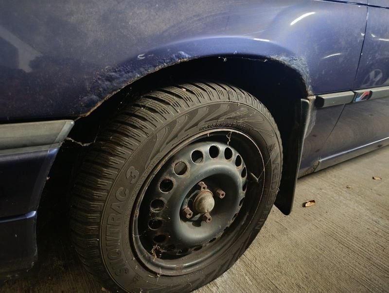 Gebraucht Opel Astra 75 PS (55 kW) 1997 Blau Limousine