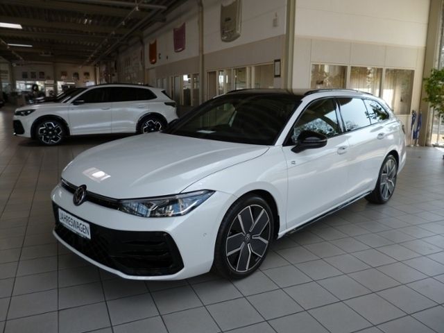 Gebraucht VW Passat R-line 150 PS (110 kW) 2024 Andere farbe Kombi
