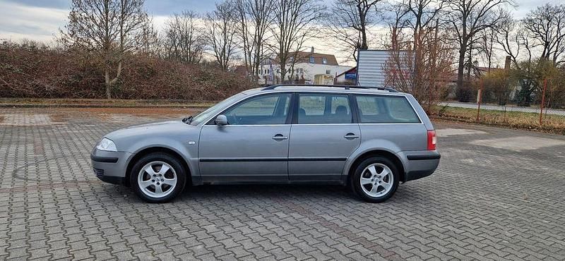 Usata VW Passat 131 CV (96 kW) 2001 Grigio Station wagon