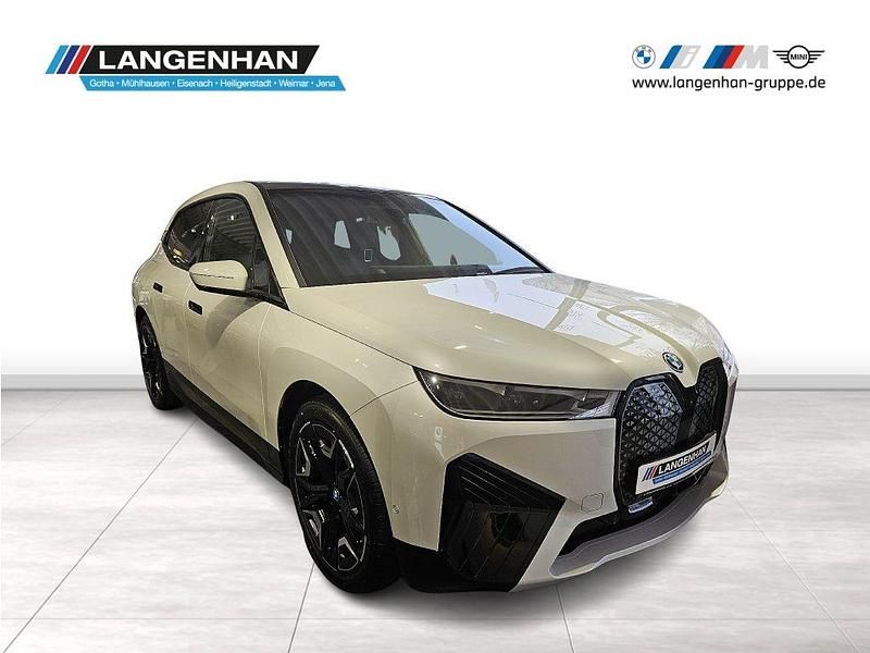 Weiß Gebraucht 2025 BMW iX Sport Line SUV | 76.912 € (Etwas zu teuer) - Bild 1/4