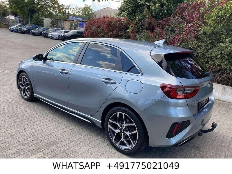 Usado Kia Ceed GT-Line 140 HP (102 kW) 2019 Prateado Citadino