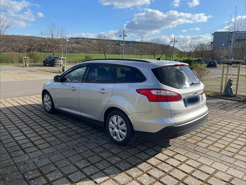 Gebraucht Ford Focus Titanium 116 PS (85 kW) 2012 Silber Kombi
