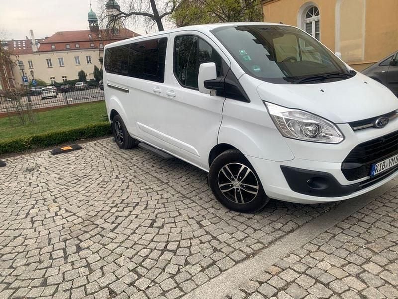 Gebraucht Ford Tourneo 170 PS (125 kW) 2017 Weiß Van / Kleinbus