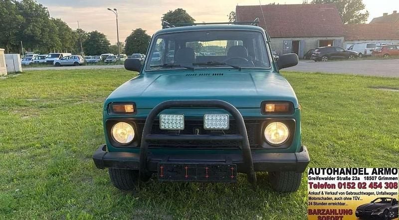 Grün Gebraucht 2008 Lada niva SUV | 5.600 € (Etwas zu teuer) - Bild 1/4