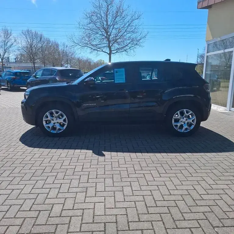 Gebraucht Jeep Avenger Altitude 101 PS (74 kW) 2024 Solid black clear coat SUV