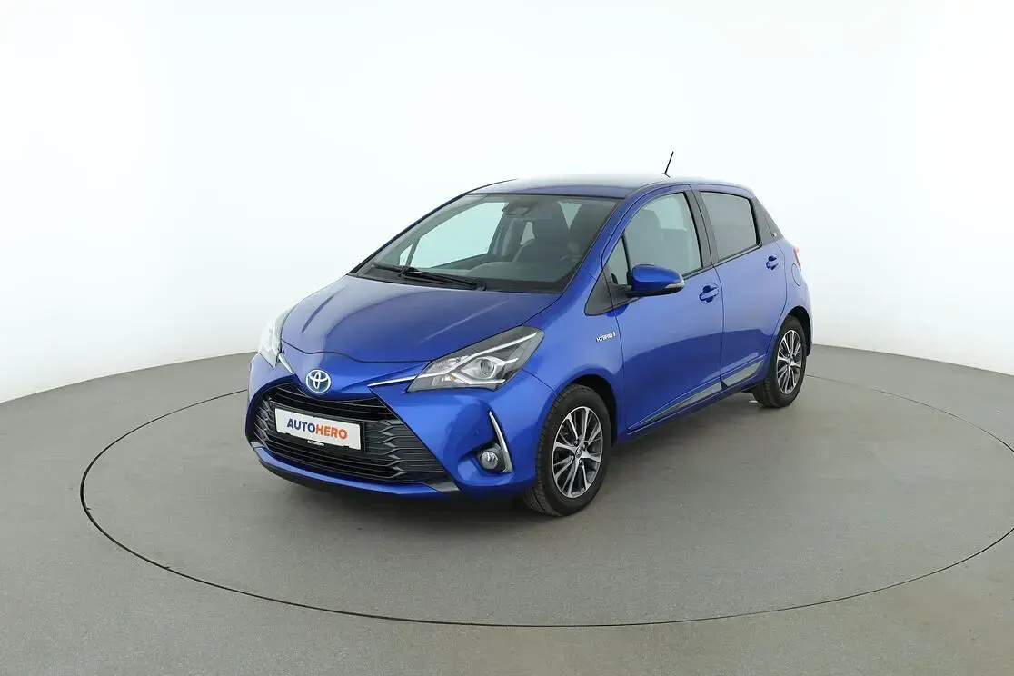 Gebraucht Toyota Yaris Hybrid Club 101 PS (74 kW) 2019 Limousine