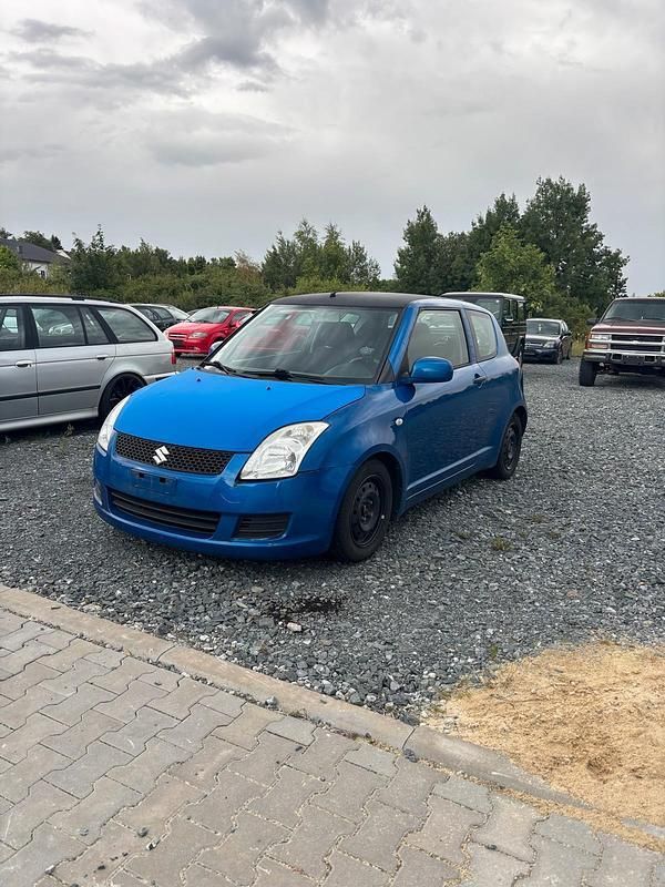 Blau Gebraucht 2009 Suzuki Swift Kleinwagen | 2.000 € - Bild 1/4