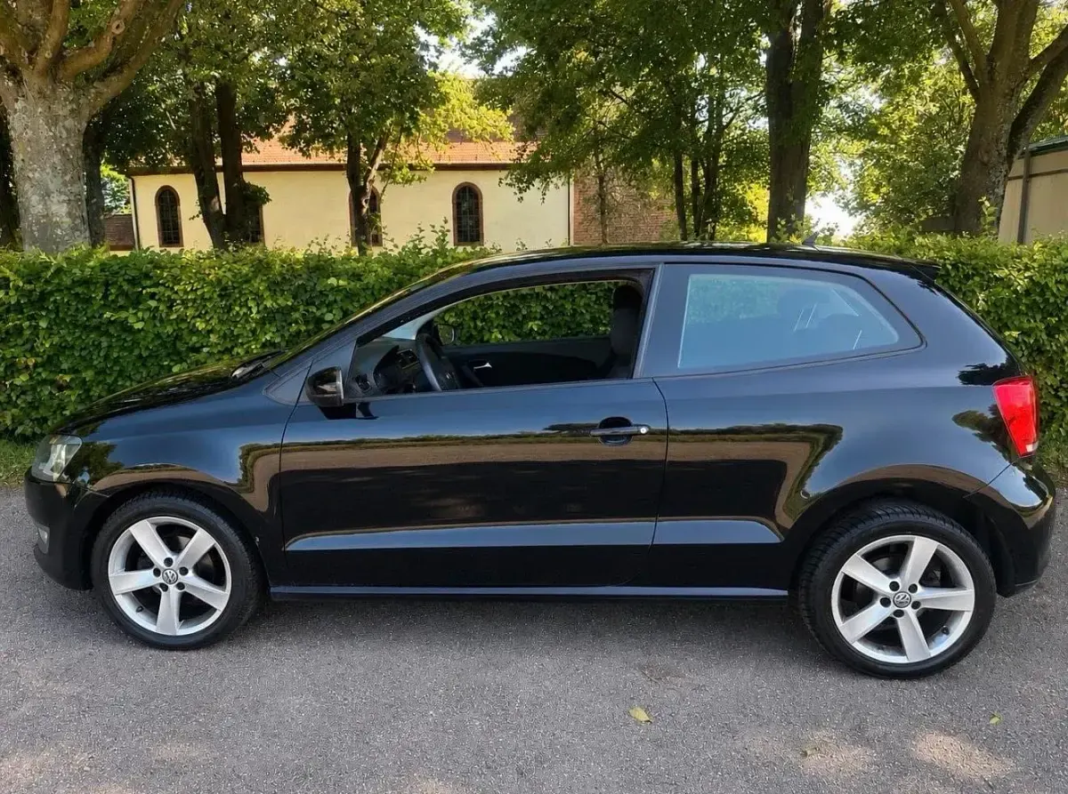 Gebraucht VW Polo 90 PS (66 kW) 2012 Schwarz Kleinwagen