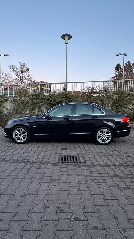 Gebraucht Mercedes C180 157 PS (115 kW) 2012 Schwarz Limousine
